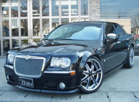 ＣＨＲＹＳＬＥＲ　３００Ｃ　５．７　ＨＥＭＩ